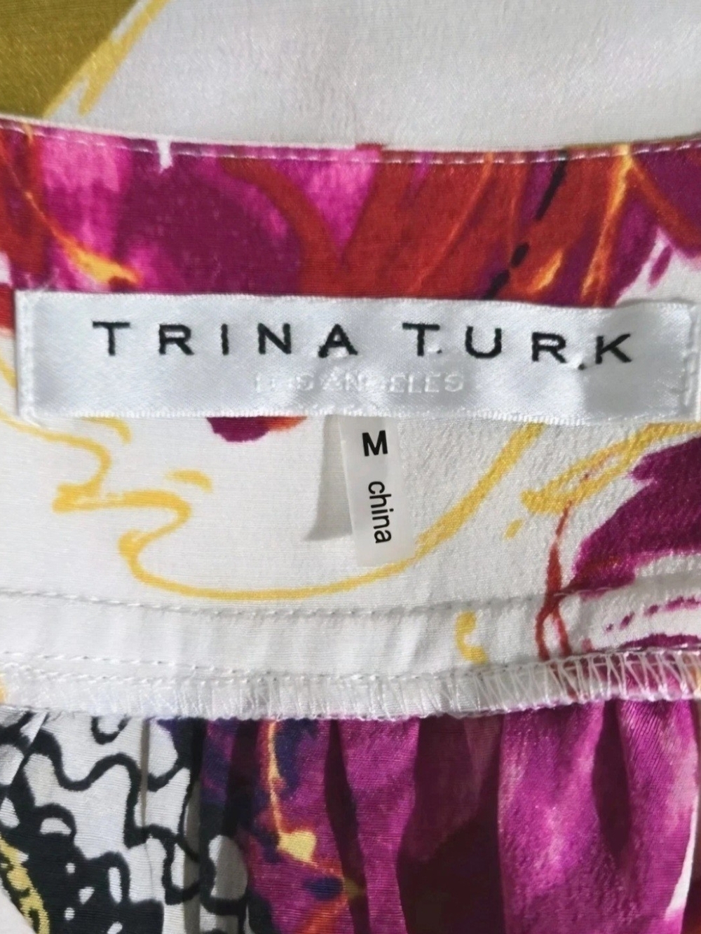 Trina Turk Nanette Bela Roseta 100% Silk Floral Blouse V-Neck M Style #166100 - Picture 11 of 14